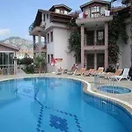 Minta Apartahotel 4*