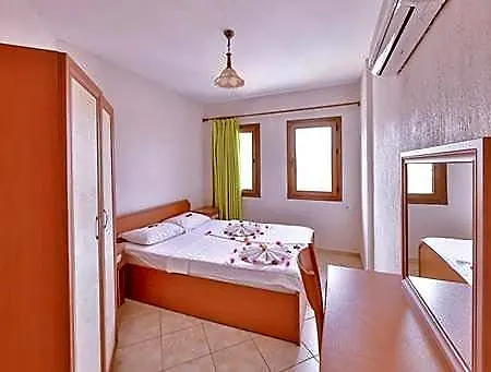 Minta Aparthotel 4*